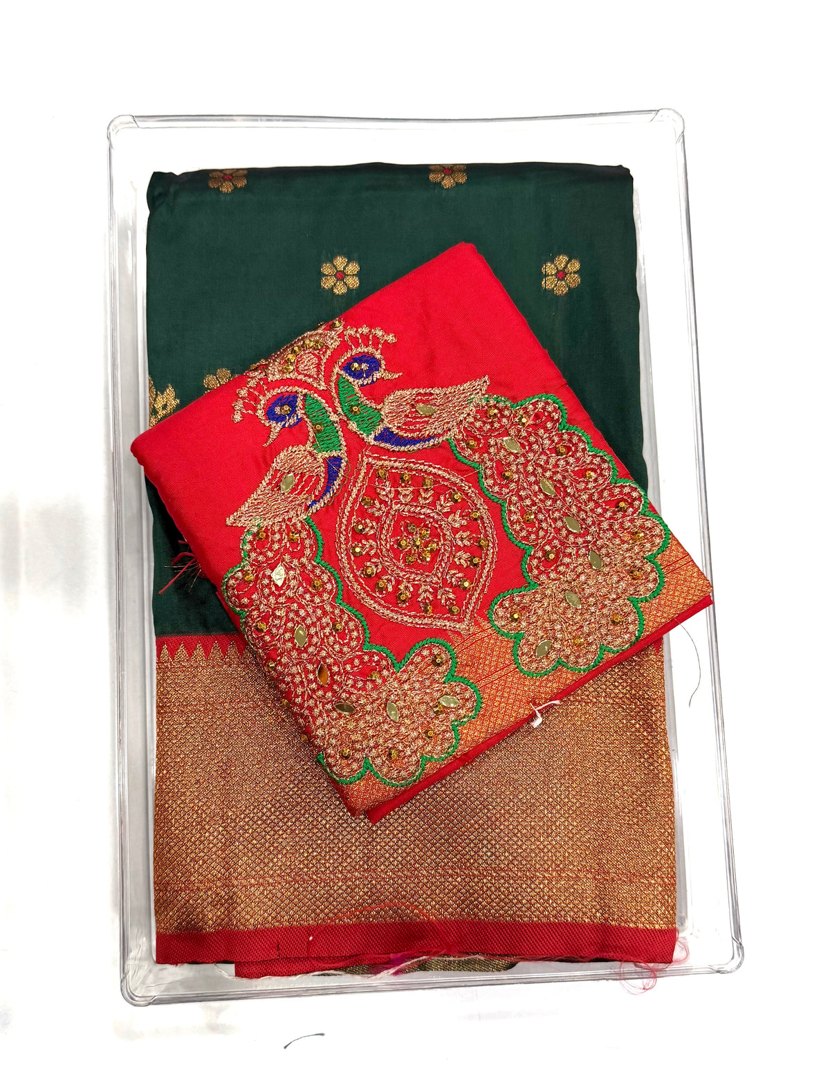 Kalanjali Paithani – Contrast