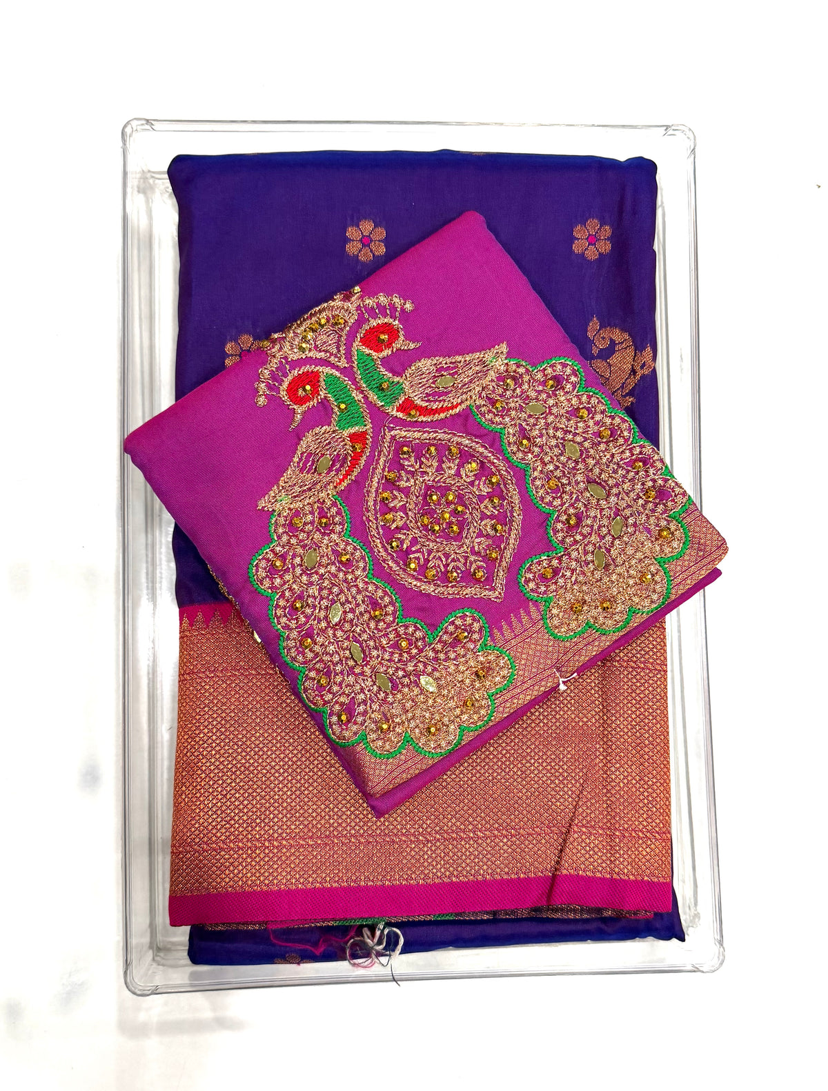 Kalanjali Paithani – Contrast