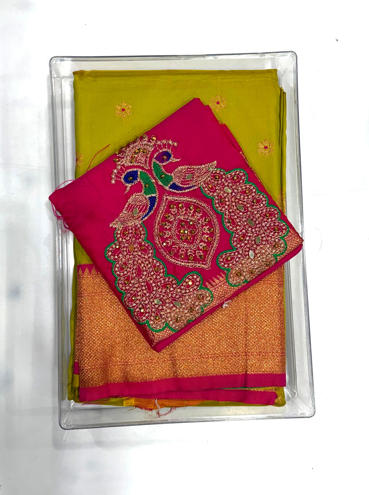 Kalanjali Paithani – Contrast